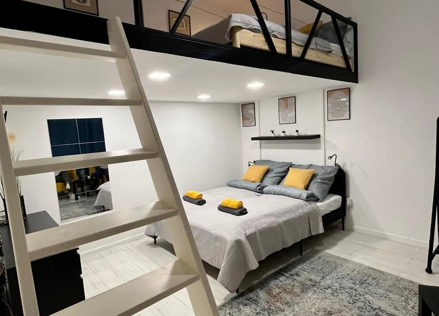 West Station Gallery - Free Parking, Cozy Home, Perfect For Families location